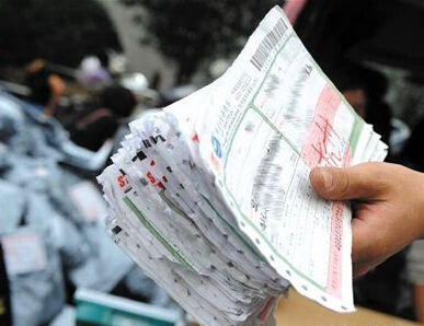 <b>快遞集體上調派件費，電商是否受其影響？</b>