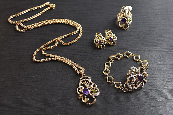 飾品首飾類(lèi)